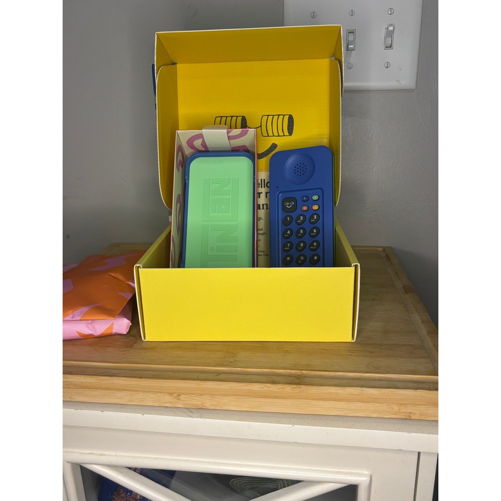Tin Can Kids Cellular Phone Answer Me Aquamarine Retro Style Handset New Boxed